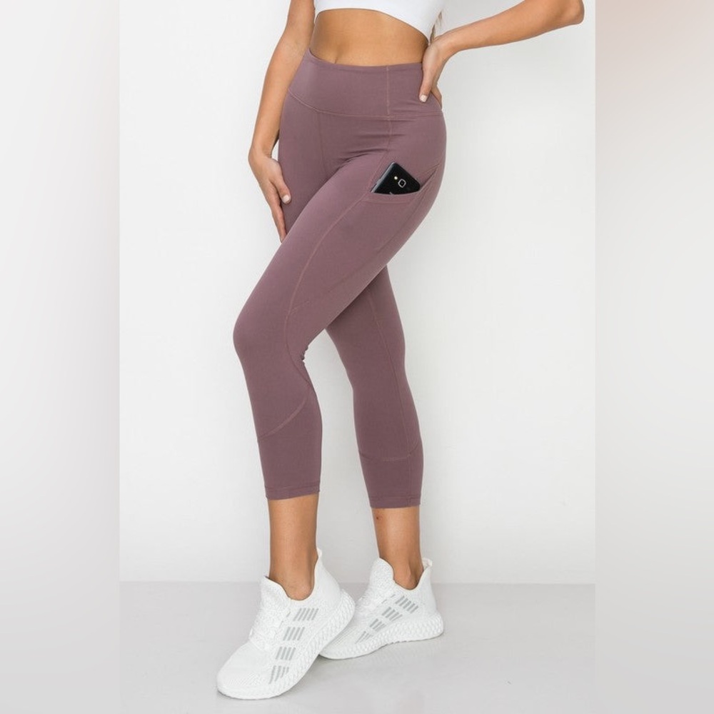 Mauve High-Waisted Capri Leggings with Pocket